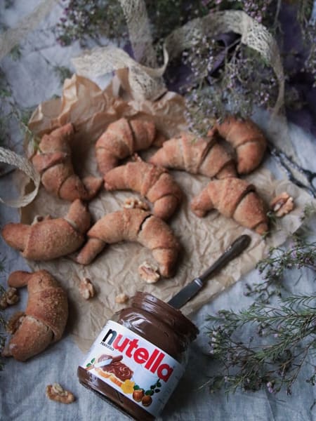 Nutellafylda valnötsgifflar