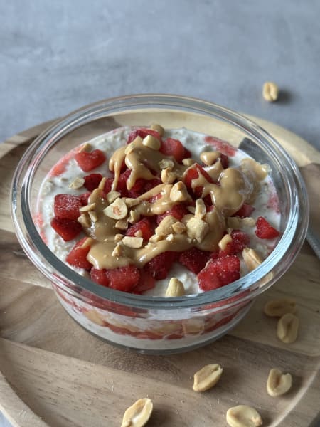 peanut butter jelly overnight oats