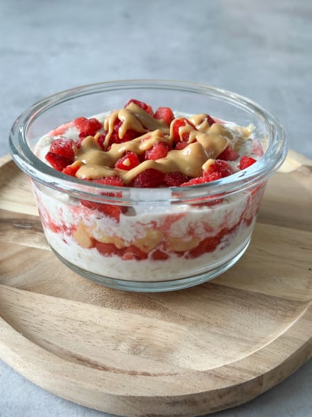 peanut butter jelly overnight oats